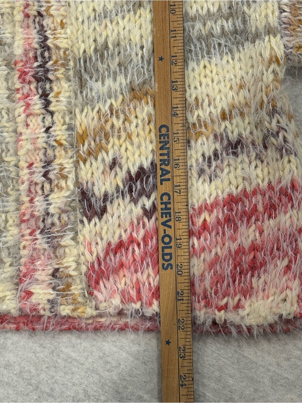 NWT Urban Outfitters Fuzzy Chunky Knit Cardigan Sweater M Boho Cozy - Picture 5 of 9